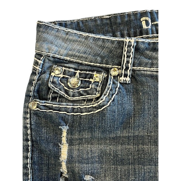D-Fuz Jean Shorts Women 3/4 Knee Length size 7/8  Fade Out Embellished D… - Picture 3 of 6